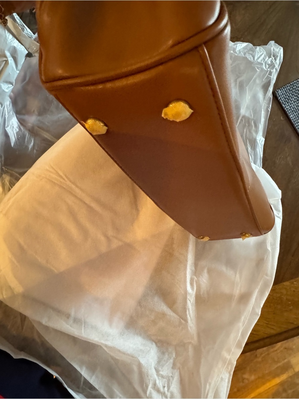 Suede Shoulder Bag in Tan - Classic Women’s Handbag- brand new , never used! - Picture 3 of 11